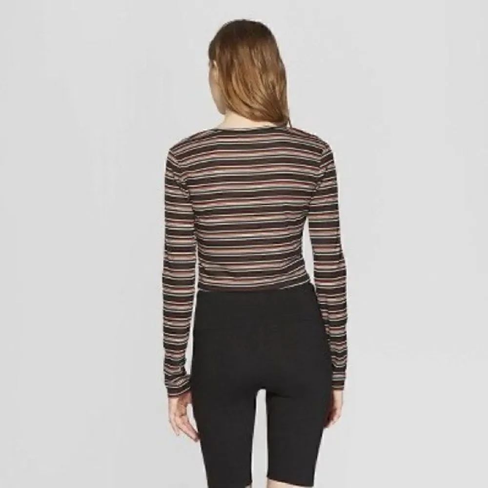 TargetāColsieāLongāSleeveāCropāTopāSizeāMedium - Picture 6 of 6